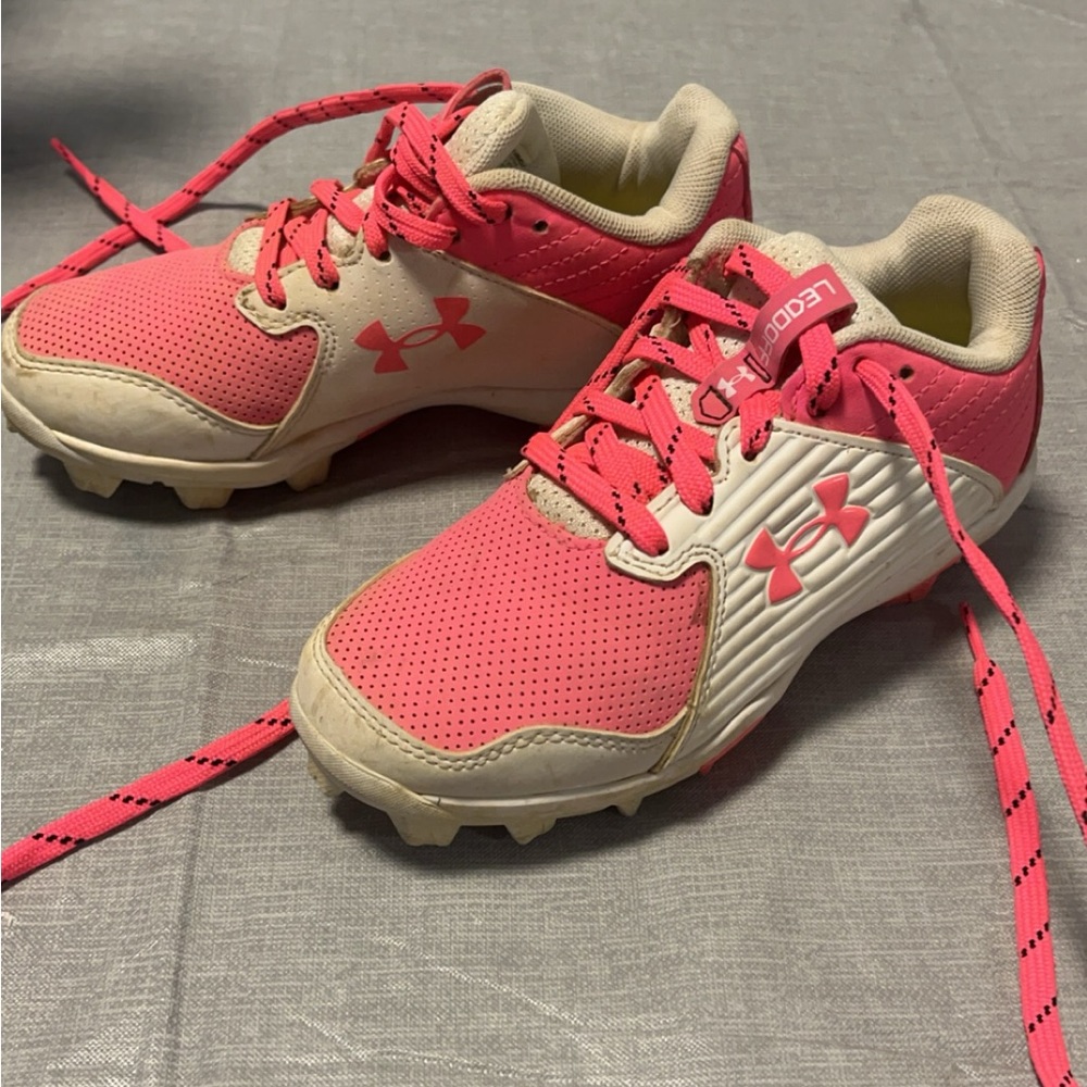 Girls underarmour softball cleats